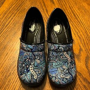 Easyworks by Easy Street Clogs ~ Women’s size 5